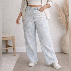 Target Light Wash 90s wide leg Jeans size 16